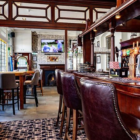 Black Lion Surbiton Luaran gambar